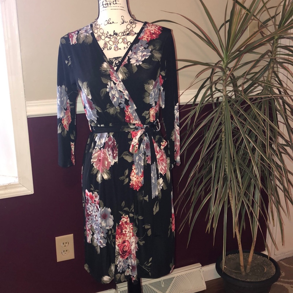 NWT- mts DRESS.. absolutely stunning! medium